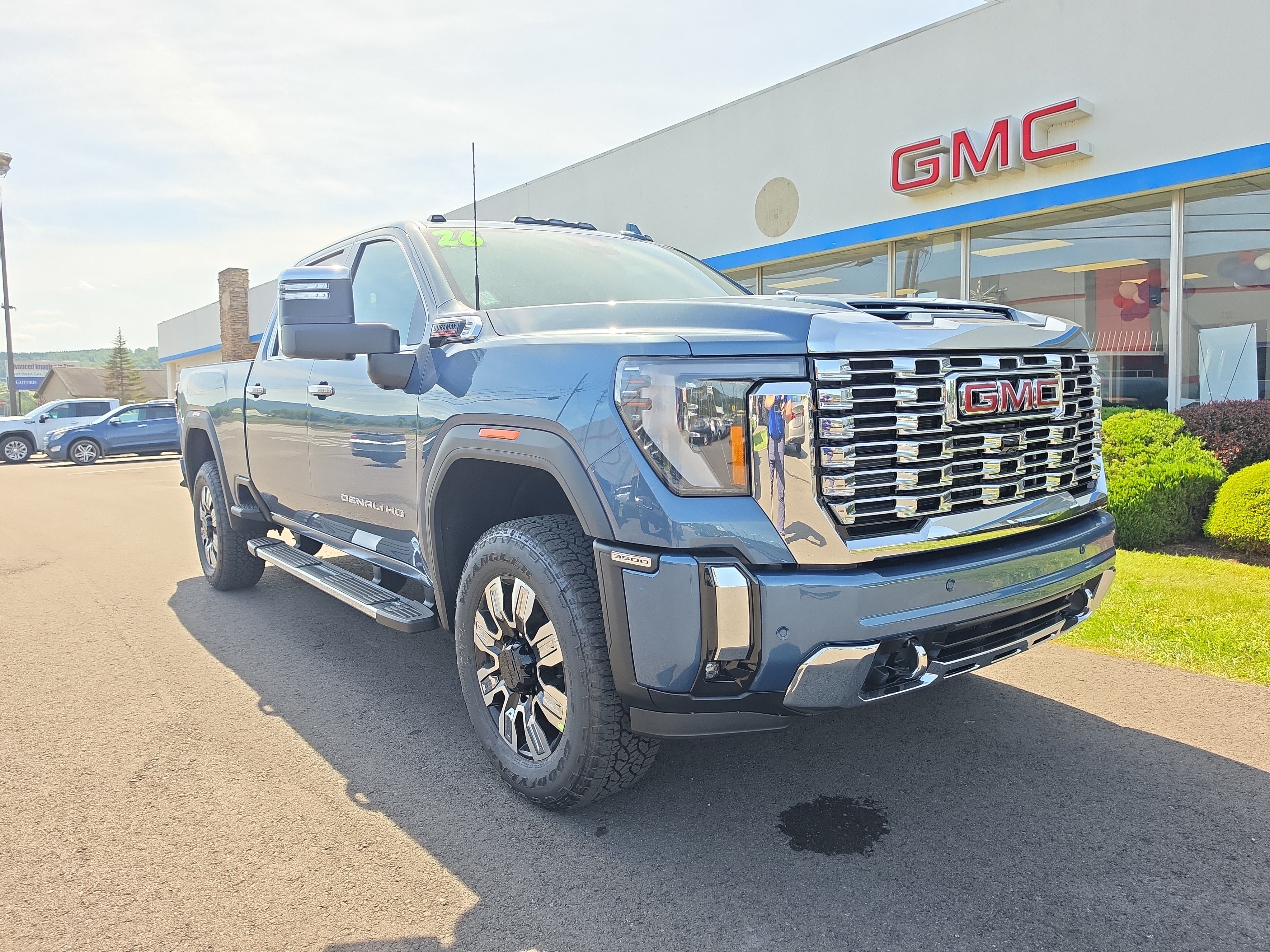 New 2026 GMC Sierra 3500 Denali w/ Denali Reserve Package AWD/4WD image 1