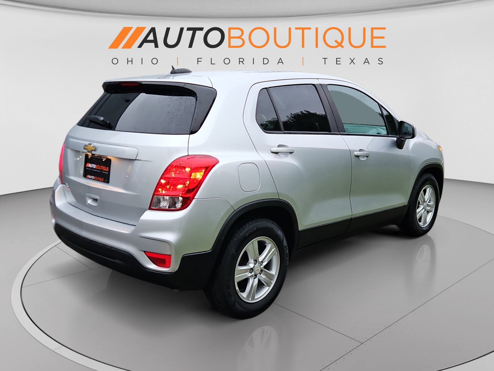 Used 2020 Chevrolet Trax LS w/ Tint and Cruise Package FWD image 5