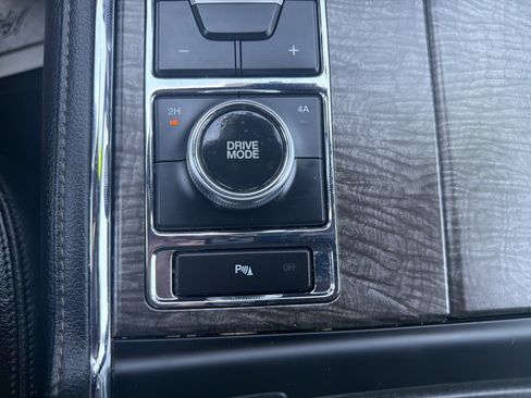 Used 2020 Ford Expedition Max Limited AWD/4WD image 25