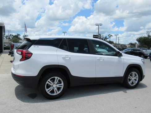 Certified 2024 GMC Terrain SLE image 5