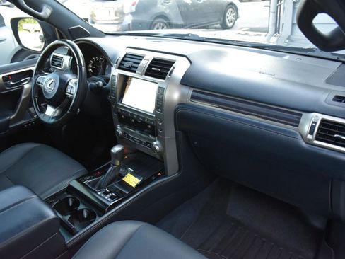 Used 2020 Lexus GX 460 Premium w/ Premium Package AWD/4WD image 13
