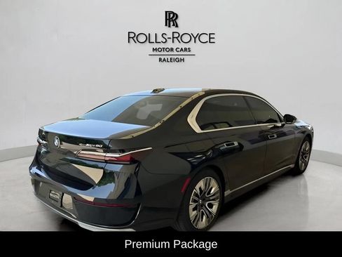 Used 2024 BMW i7 xDrive60 AWD/4WD image 6