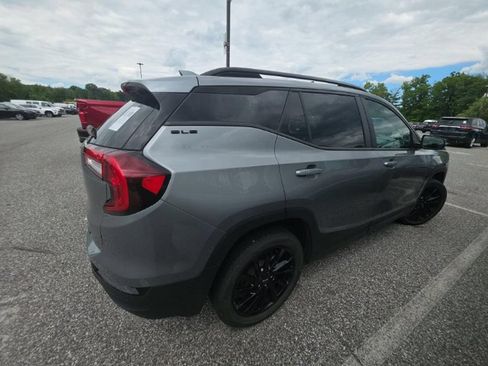 Used 2023 GMC Terrain SLE w/ Driver Convenience Package AWD/4WD image 3