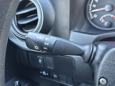 Used 2020 Toyota Tacoma SR image 22