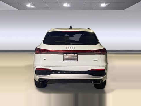 Certified 2025 Audi Q5 Premium w/ Convenience Package image 8