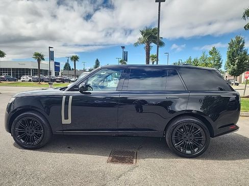 New 2026 Land Rover Range Rover Long Wheelbase SE AWD/4WD image 2