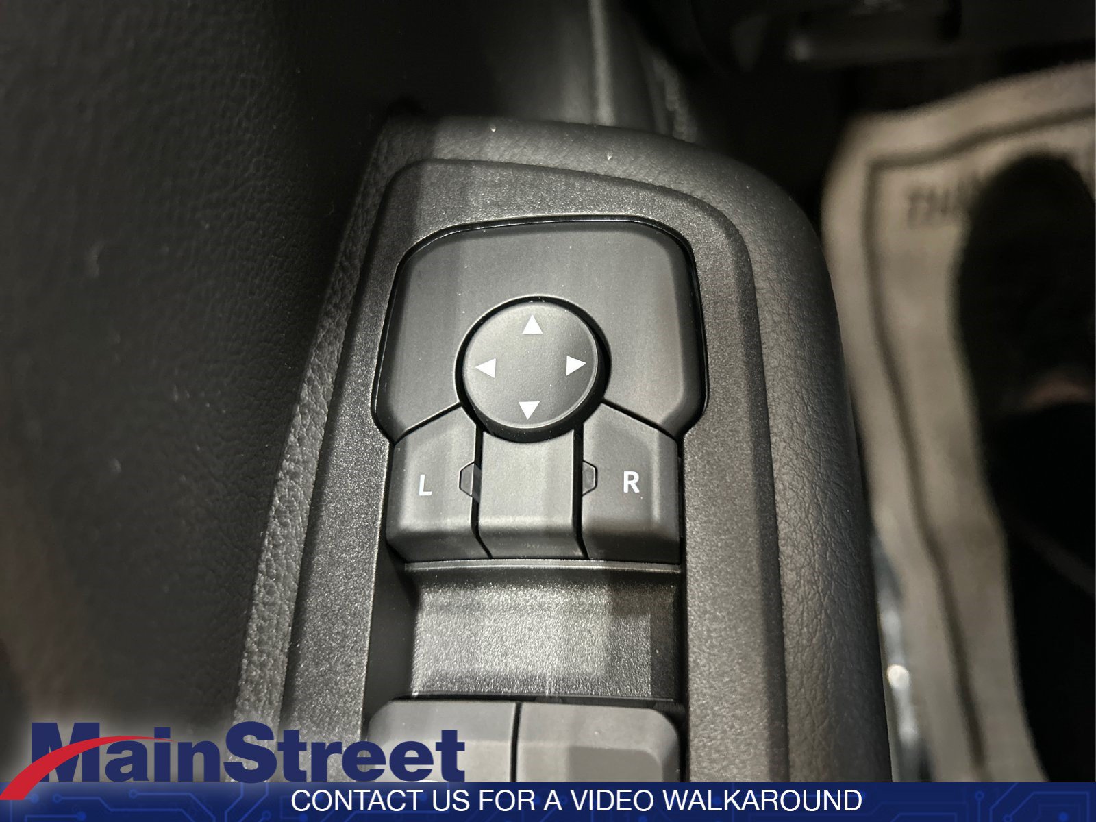 Used 2026 RAM 1500 Express AWD/4WD image 32