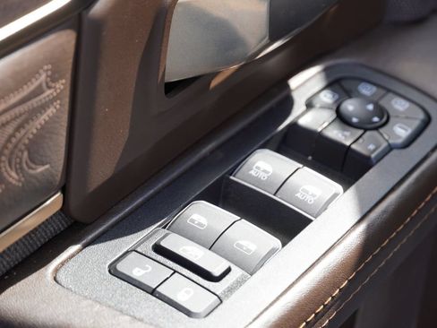 Used 2025 RAM 3500 Longhorn AWD/4WD image 28