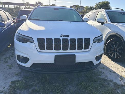 Used 2020 Jeep Cherokee Latitude Plus image 2