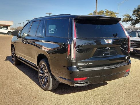 Used 2023 Cadillac Escalade ESV Sport w/ Touring Package image 3