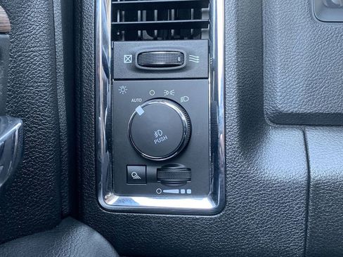 Used 2018 RAM 1500 Laramie w/ Convenience Group image 17