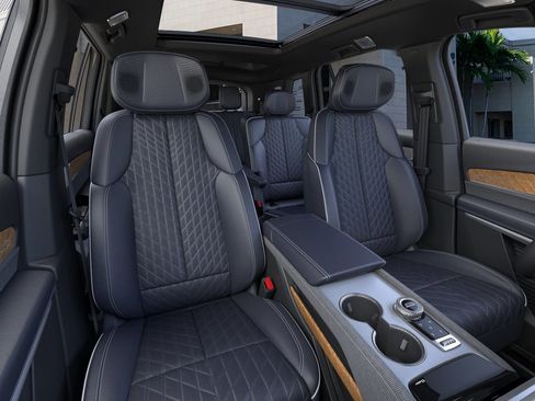 New 2026 Cadillac Vistiq Premium Luxury image 15