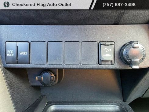 Used 2015 Toyota RAV4 LE FWD image 19
