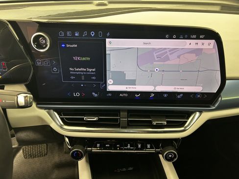 Used 2025 Chevrolet Equinox EV LT w/ Convenience Package FWD image 20