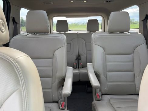 Used 2018 GMC Acadia Denali AWD/4WD image 14