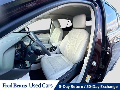 Used 2022 Buick Envision Avenir w/ Technology Package II image 22