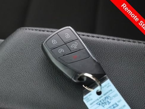 Used 2024 GMC Sierra 1500 Elevation AWD/4WD image 3