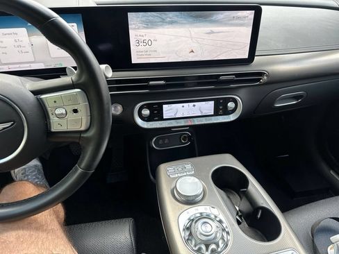 Used 2023 Genesis GV60 Advanced AWD/4WD image 11