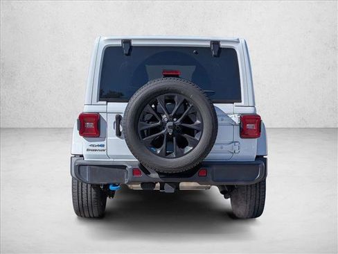 Used 2022 Jeep Wrangler Unlimited Sahara image 6