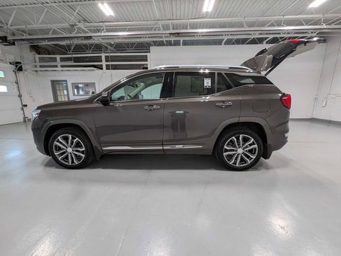 Used 2020 GMC Terrain Denali w/ Denali Premium Package AWD/4WD image 12