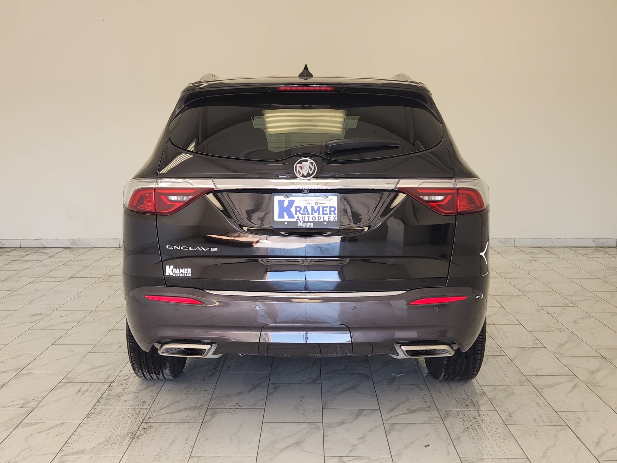 Used 2023 Buick Enclave Essence FWD image 6