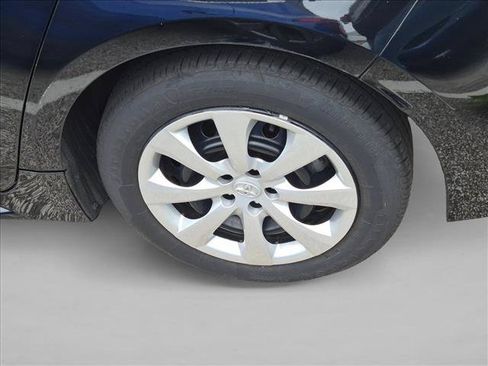 Used 2025 Toyota Corolla LE FWD image 6