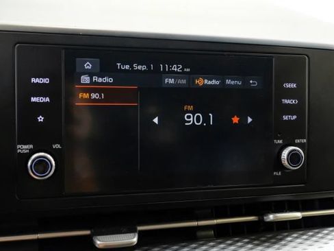 Used 2023 Kia Carnival LX FWD image 36