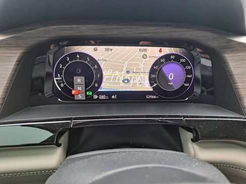 Used 2024 Volkswagen Atlas SEL Premium R-Line image 12