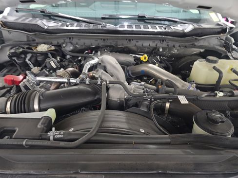 Used 2025 Ford F250 Platinum image 15