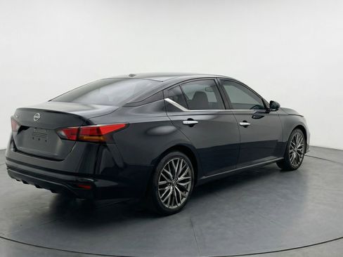 Used 2025 Nissan Altima 2.5 SV image 9