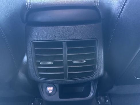 Used 2023 Kia Seltos SX image 39