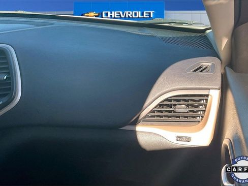 Used 2016 Jeep Cherokee Sport image 26