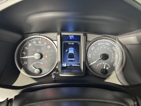 Used 2023 Toyota Tacoma TRD Sport AWD/4WD image 22