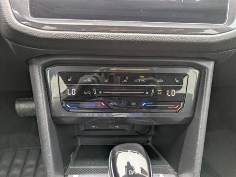 Certified 2023 Volkswagen Tiguan SE FWD image 19