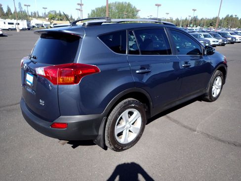 Used 2013 Toyota RAV4 XLE image 5