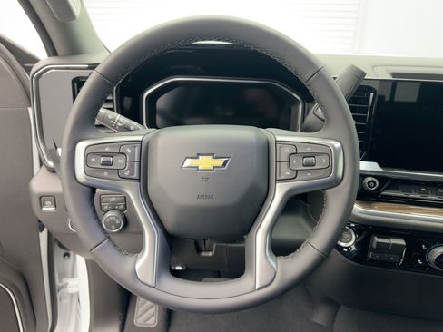 New 2026 Chevrolet Silverado 1500 LT w/ Leather Package AWD/4WD image 17