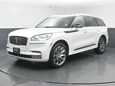 Used 2023 Lincoln Aviator Grand Touring w/ Equipment Group 301A image 3