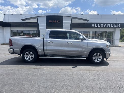 Used 2019 RAM 1500 Laramie AWD/4WD image 2