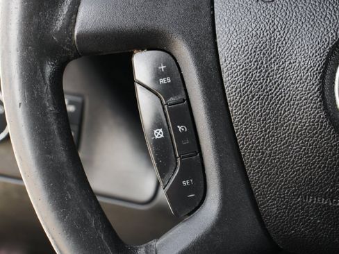 Used 2017 Chevrolet Express 2500 Extended image 26