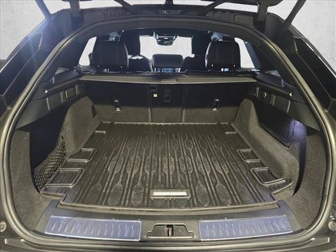 Used 2022 Land Rover Range Rover Velar S AWD/4WD image 12