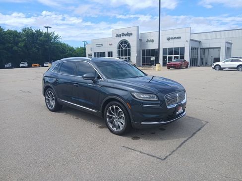 Used 2022 Lincoln Nautilus Reserve FWD image 2