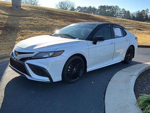 Used 2023 Toyota Camry XSE image 2