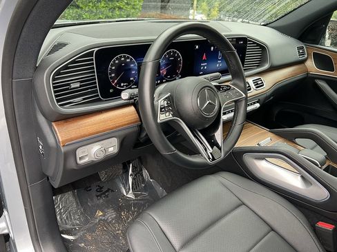 Used 2025 Mercedes-Benz GLE 350 4MATIC w/ Winter Package image 22