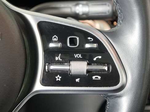Certified 2022 Mercedes-Benz GLB 250 4MATIC image 23
