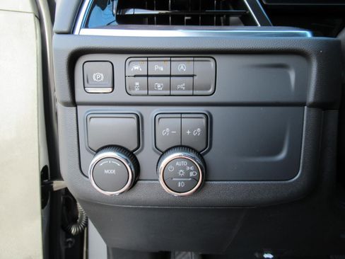 New 2026 Chevrolet Suburban LT w/ Comfort Package RWD image 21