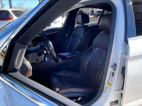 Used 2018 BMW 530i w/ Luxury Seating Package image 7