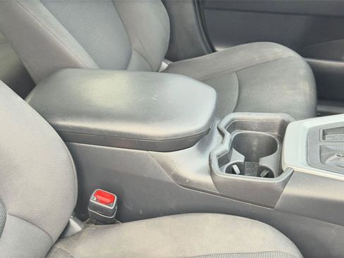 Used 2019 Toyota RAV4 LE image 54