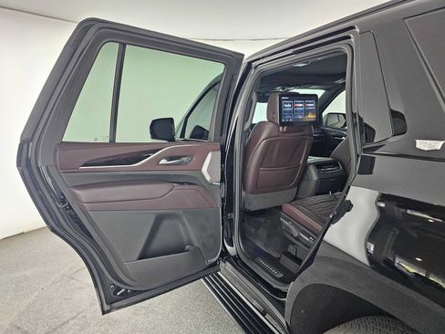 Certified 2024 Cadillac Escalade Sport Platinum AWD/4WD image 18