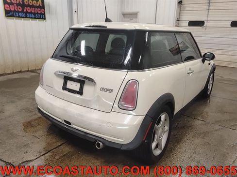 Used 2005 MINI Cooper Hardtop FWD image 3