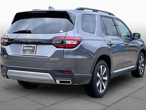 Certified 2025 Honda Pilot Touring image 13
